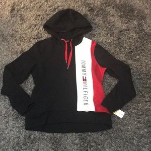 NWT’s-Tommy Hilfiger-Size M-$69-Retail-Stylish!!!